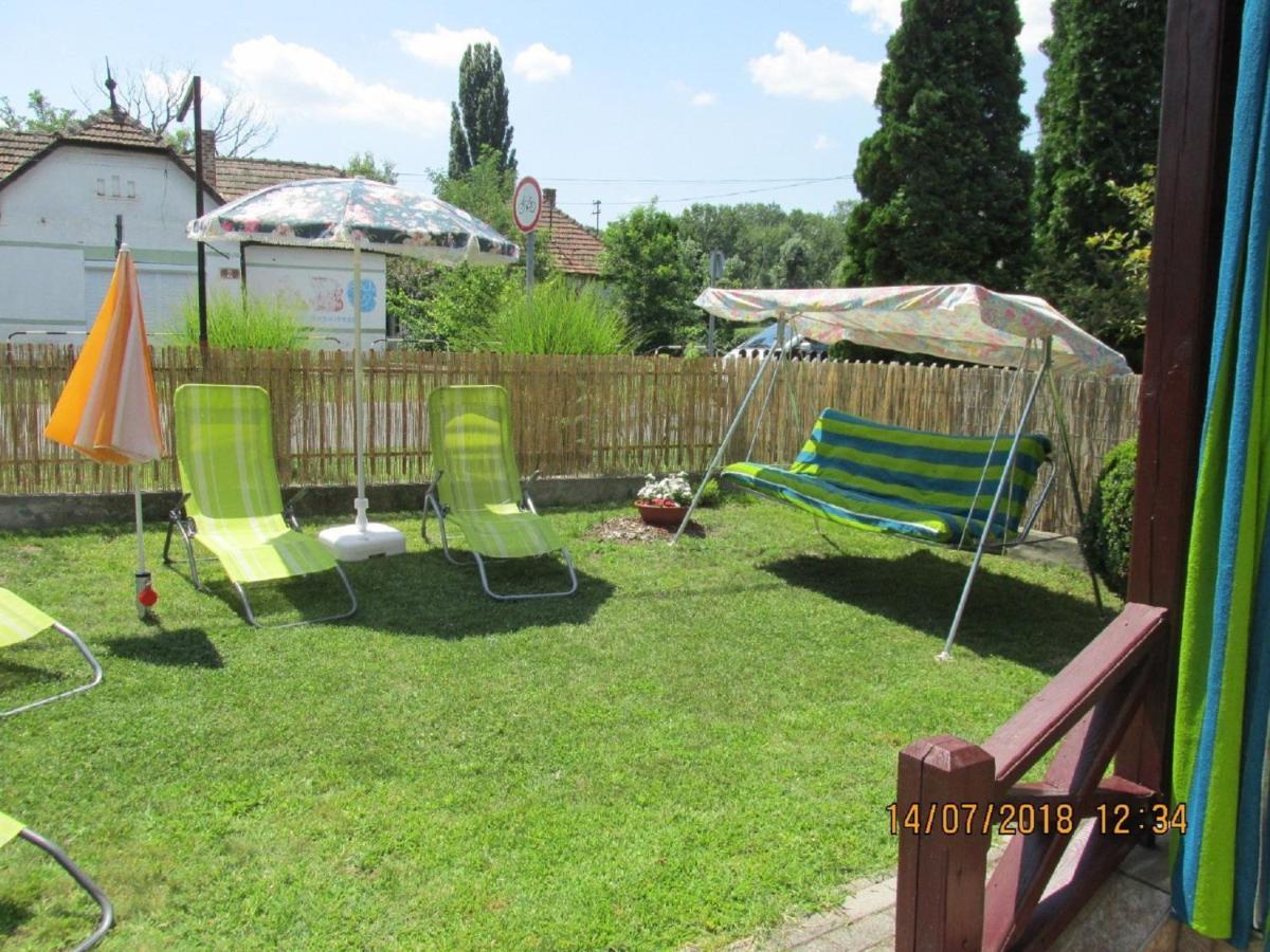 Holiday home in Balatonkeresztur 19455 Exterior foto